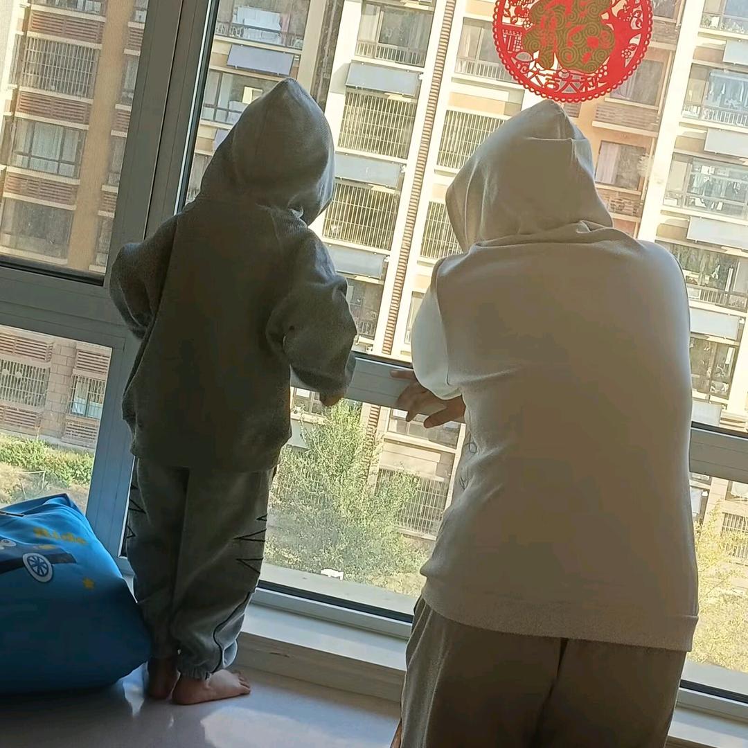 @华华