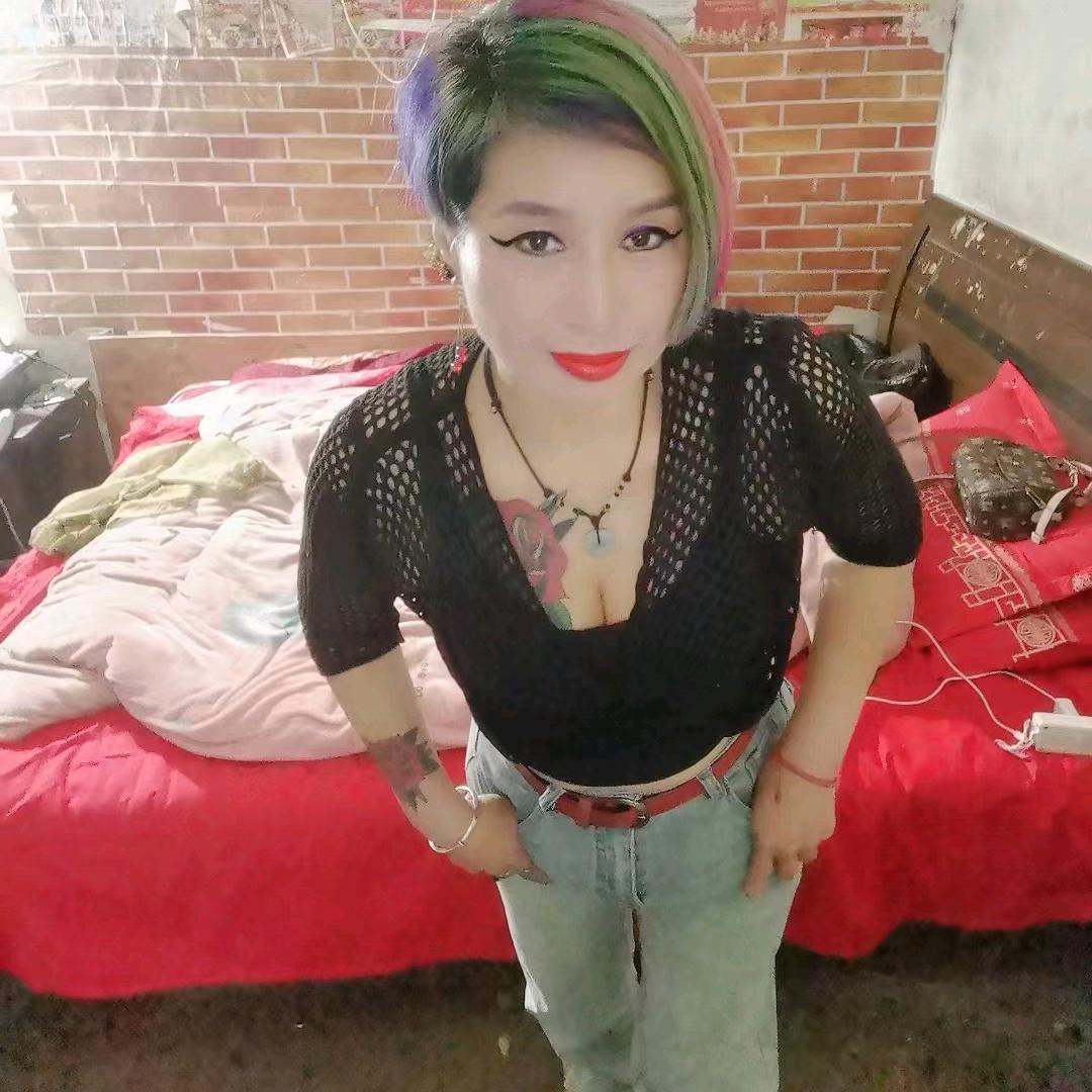杨凤英