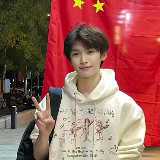 压我腿毛了