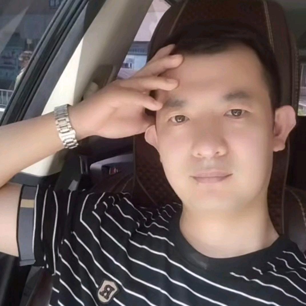 张火加工厂！主做胸包，双背，电脑包