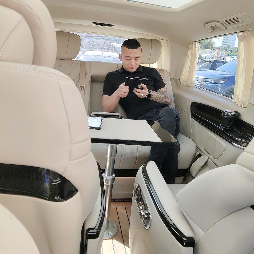 玩车的路亚小伙