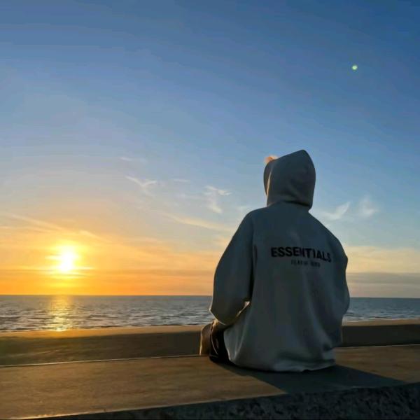 漫步夕阳下
