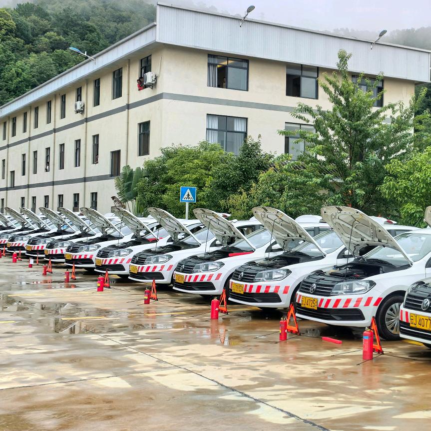 澜沧和成驾校报名大厅