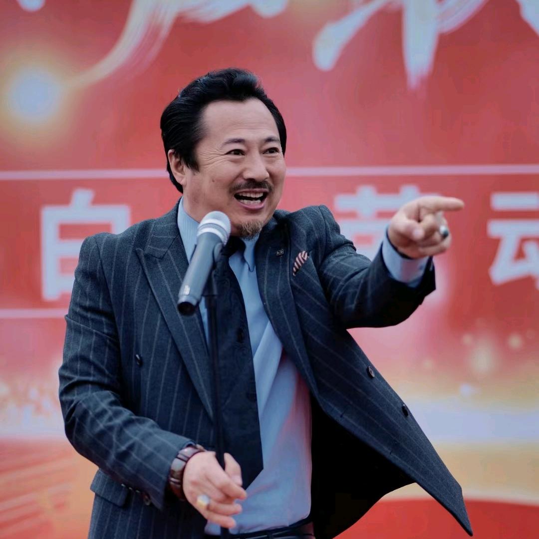 演员吴拓（红果同名）