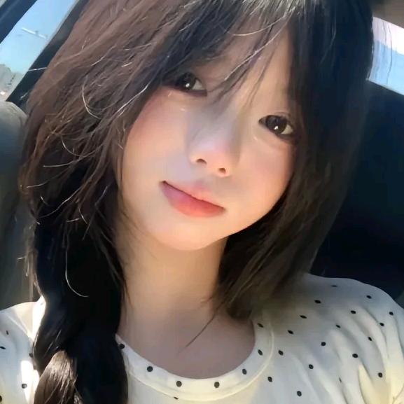 贪吃的小猫
