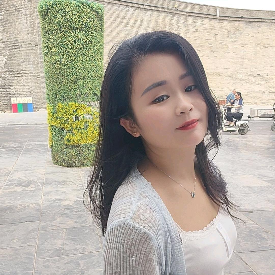 梁旭《橱窗里有军火》