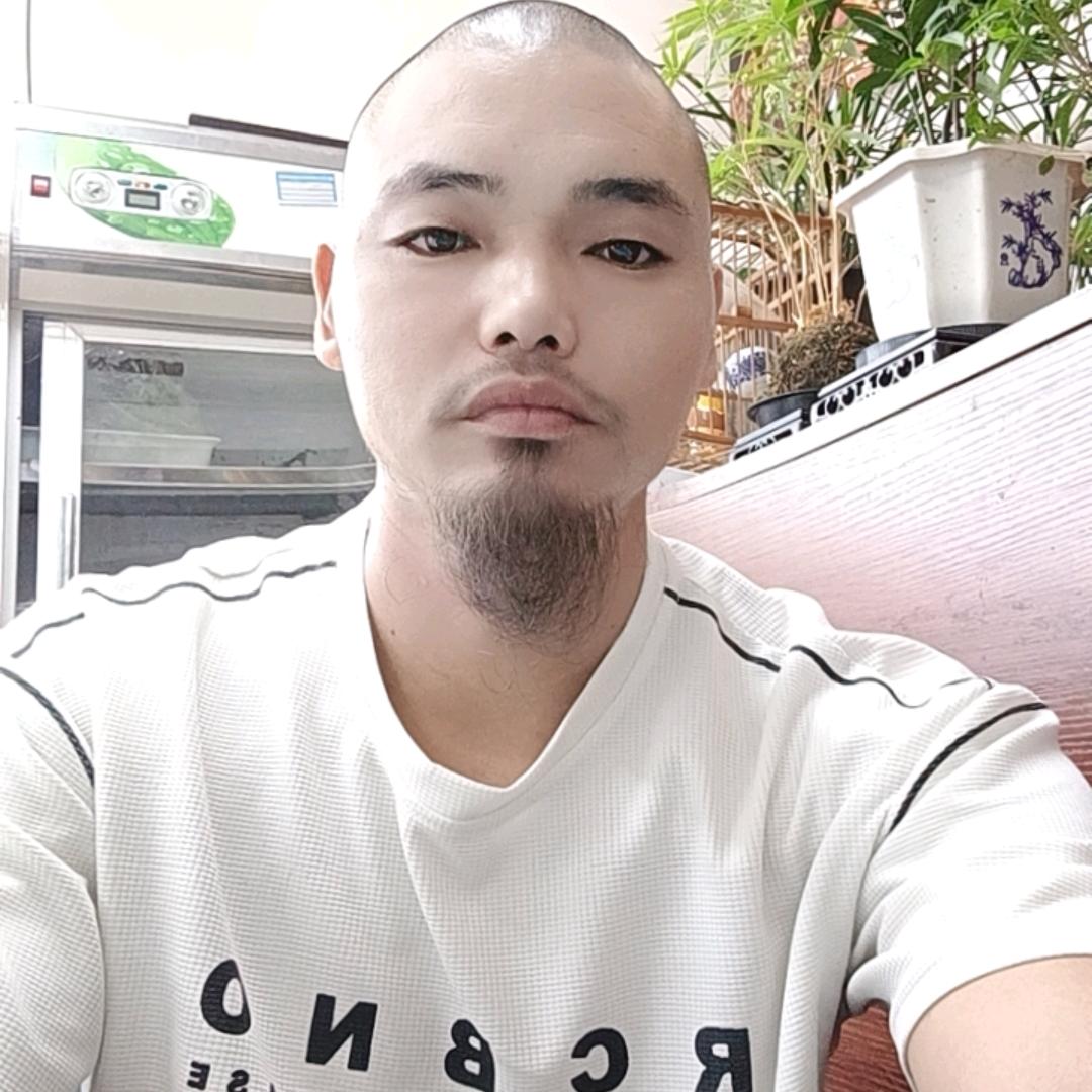 邱晓伟：（首播）中午1点10分开播