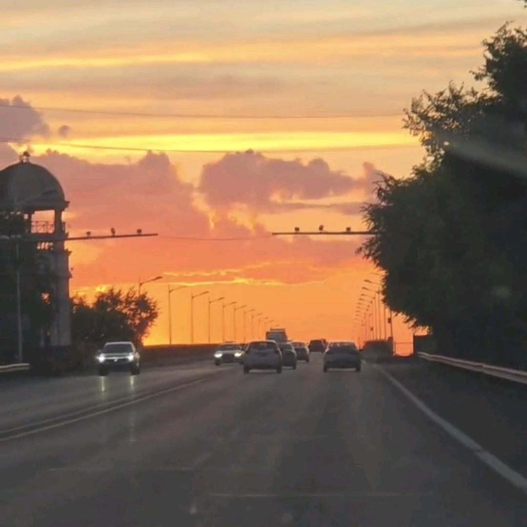 威震天大战神医喜来乐