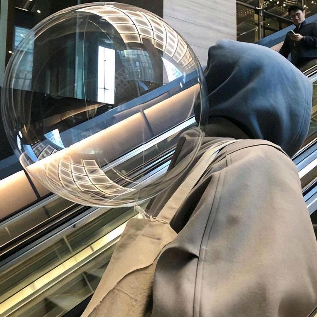 公蟑螂熬夜熬到秃头拿腋毛当头发说是锡纸烫