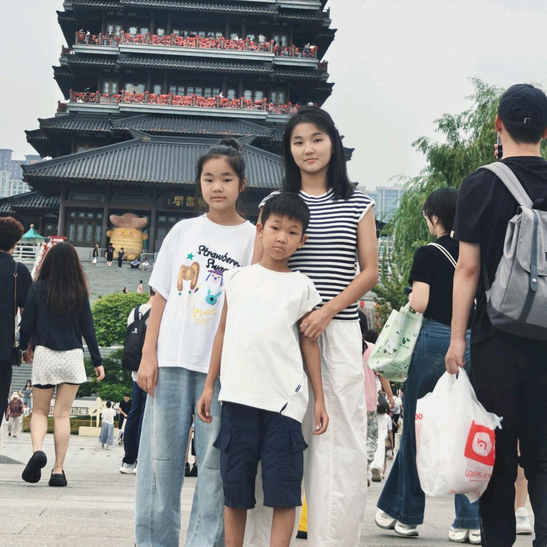 彤溪宸