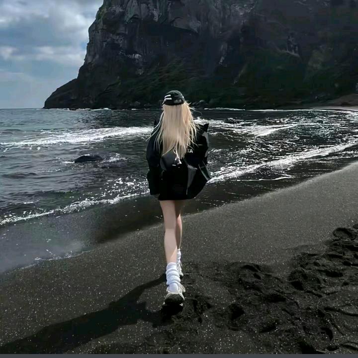 铭郗