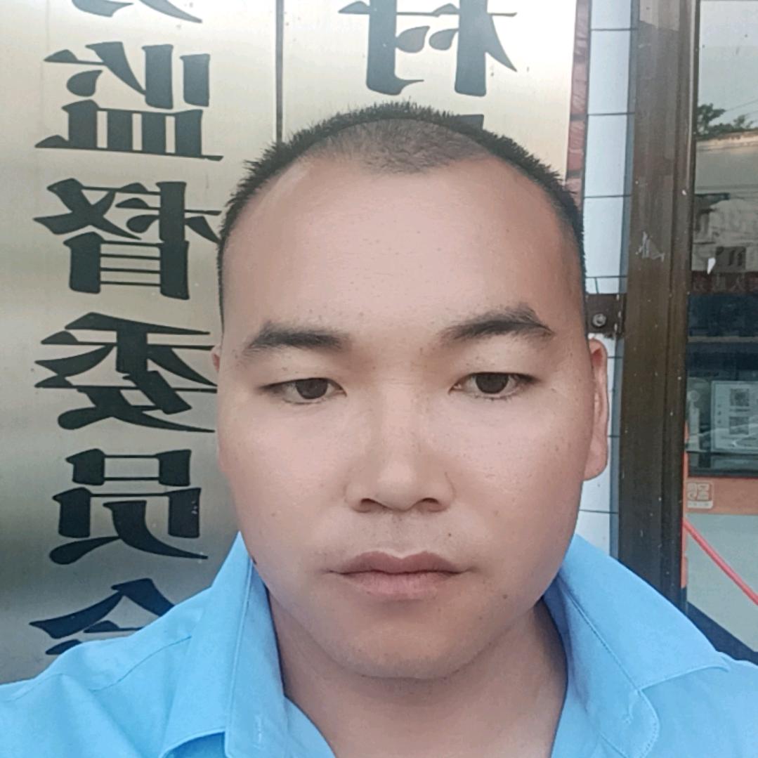 基长镇水岩村干部助农直播间