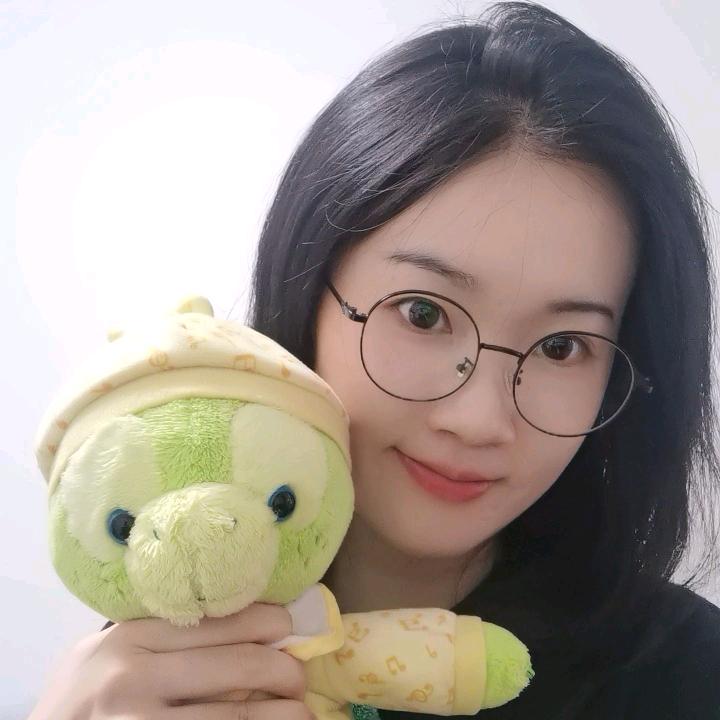 想躺平的鹿大姐