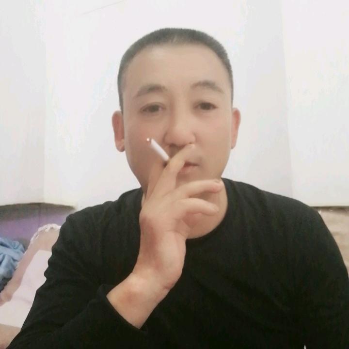 黑粉老大养鸡