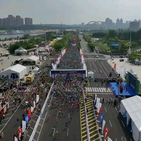 遥远的救世主。