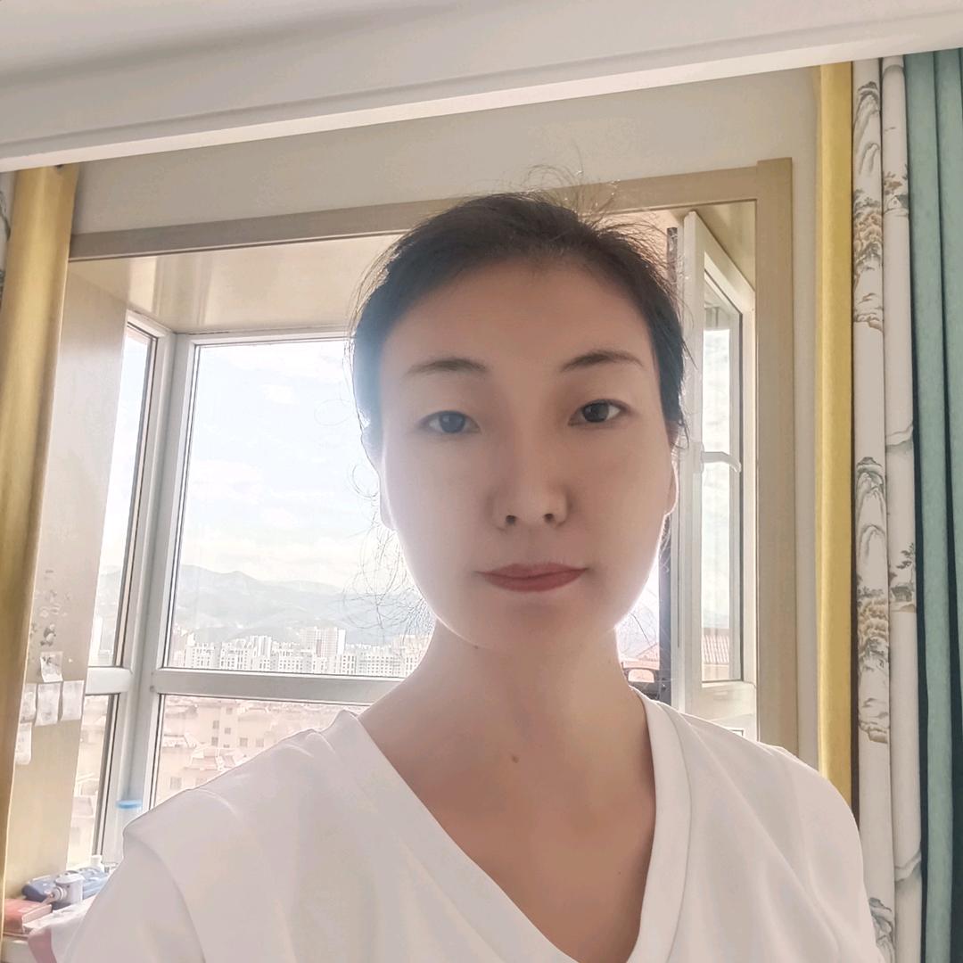 琳琳〔新人首播凌晨4:40〕