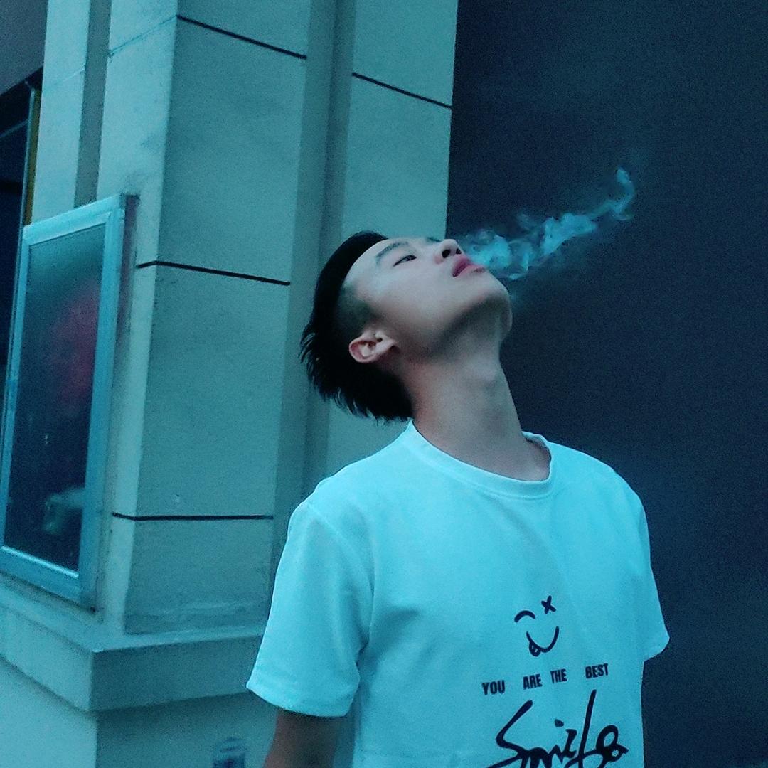 分你一口奶盖🥤