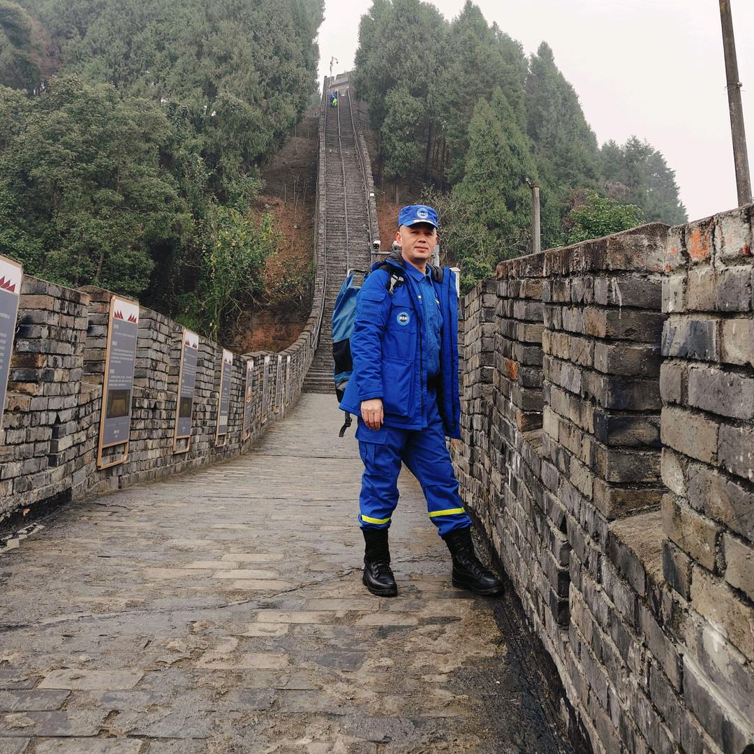 静泊俊川