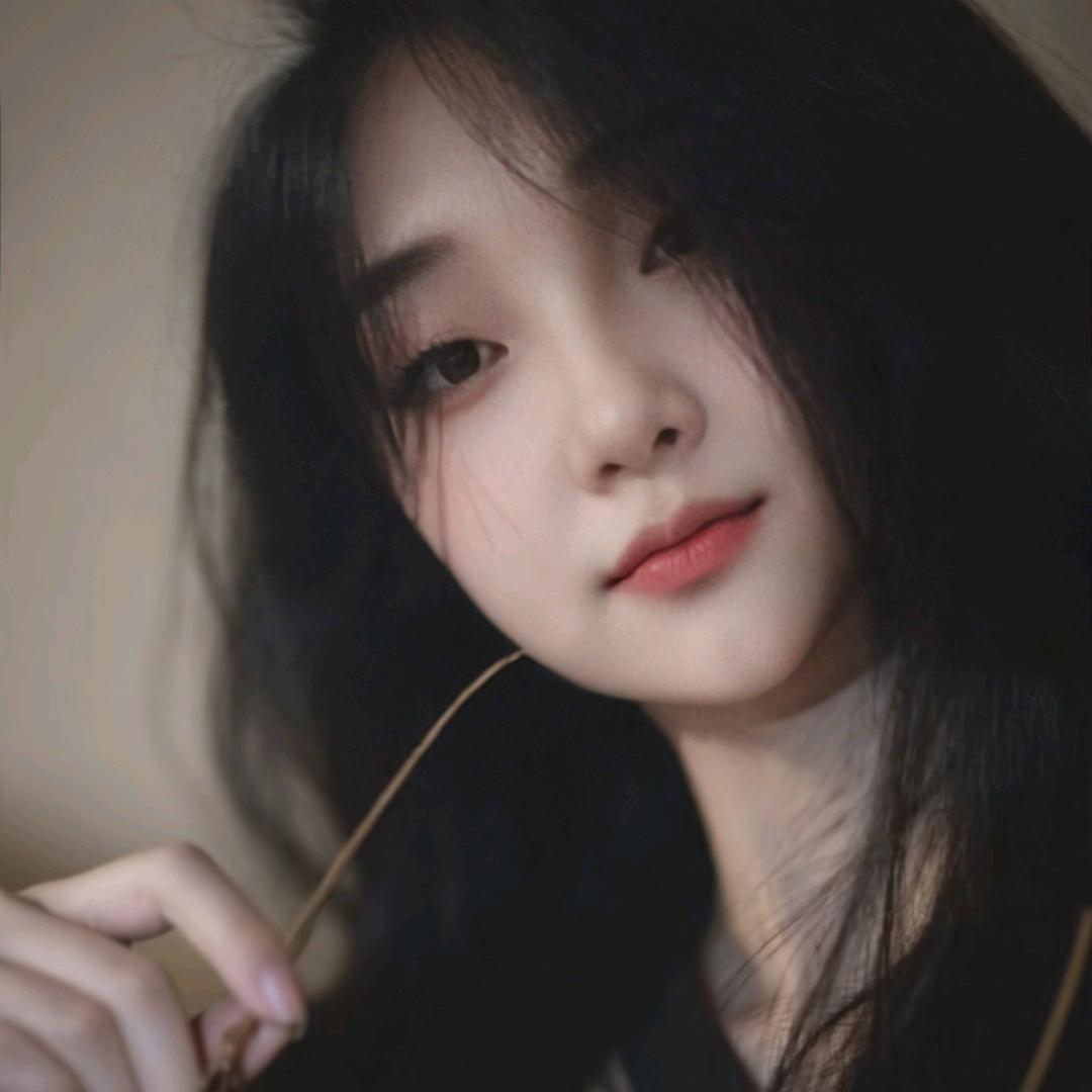 淡白色