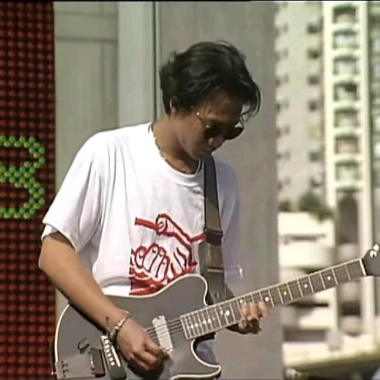 🤟爱随驹走🤟🎸