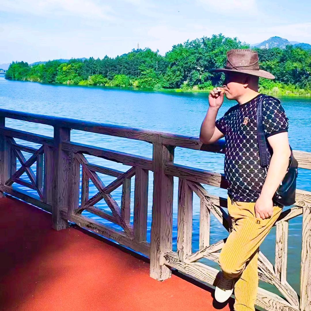 老农民—在上海做中介