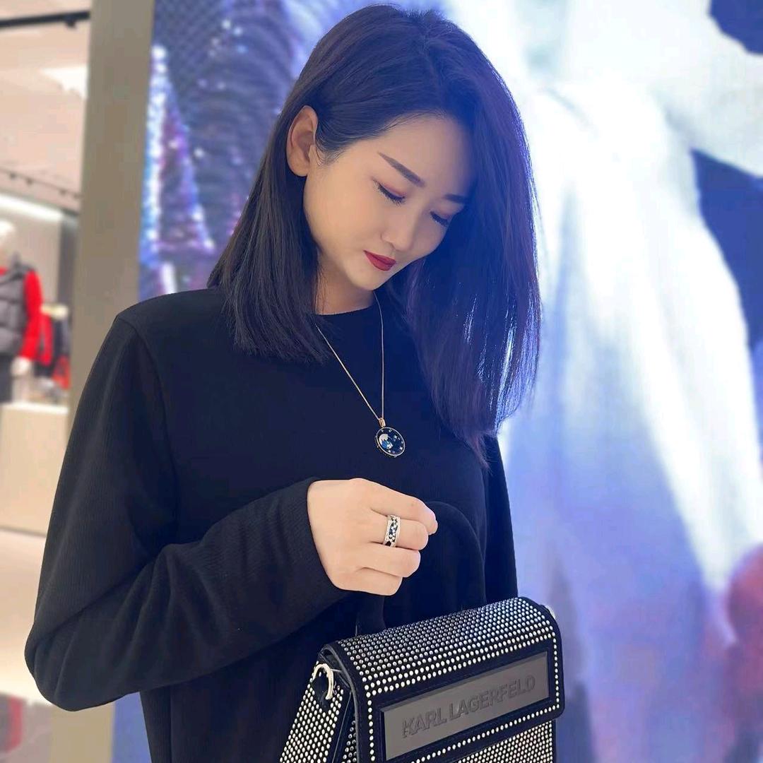 万象城Derain珠宝店-哈斯