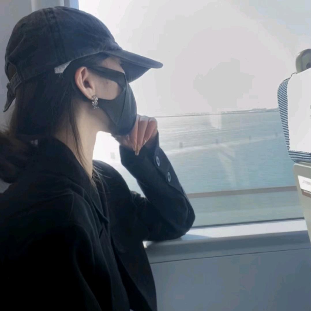 卡卡爱吃喝𓆡