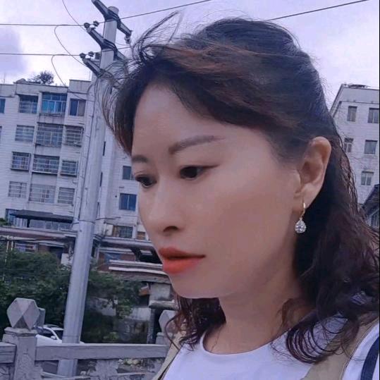 易九家电家具城股东（王三）