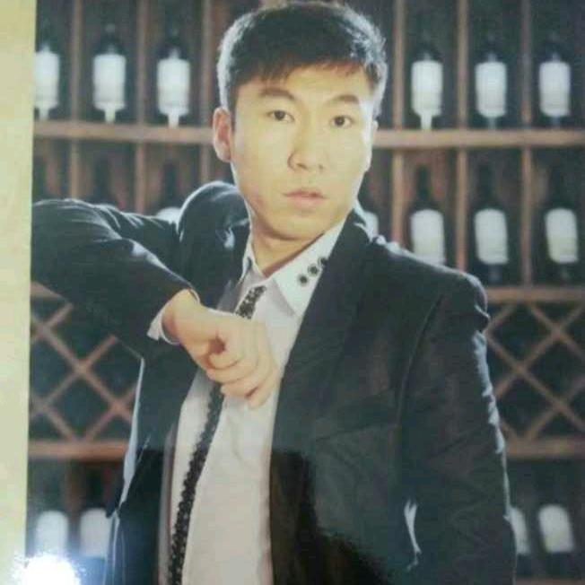 耗子扛刀满街找猫