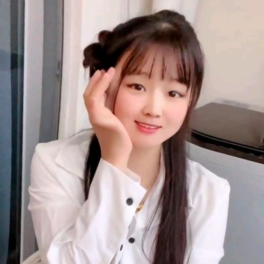 苹🐷果-手挚舞