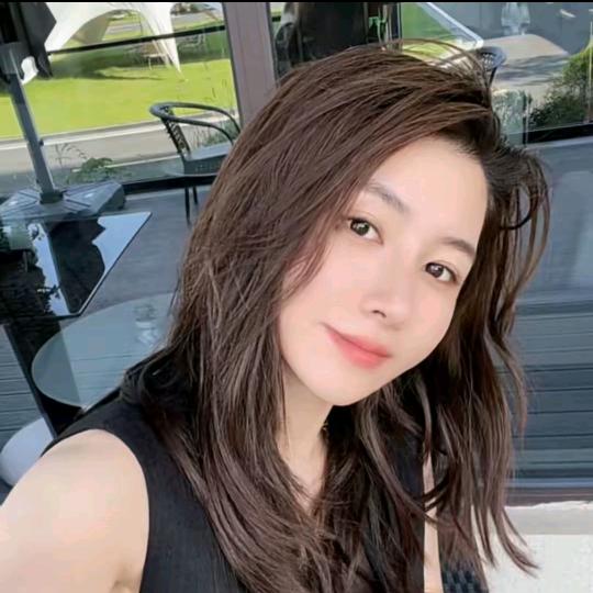 月月不吃鱼欧韩女装