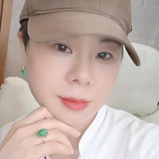 玉小姐翡翠(实体店老板娘)