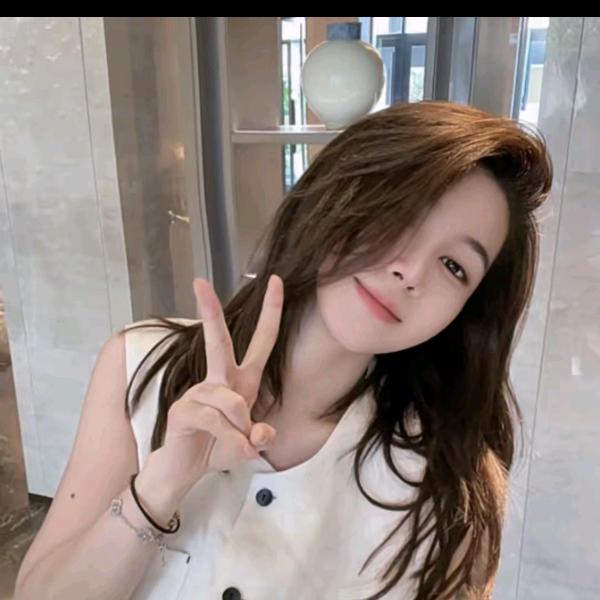 月月不吃鱼女装穿搭分享
