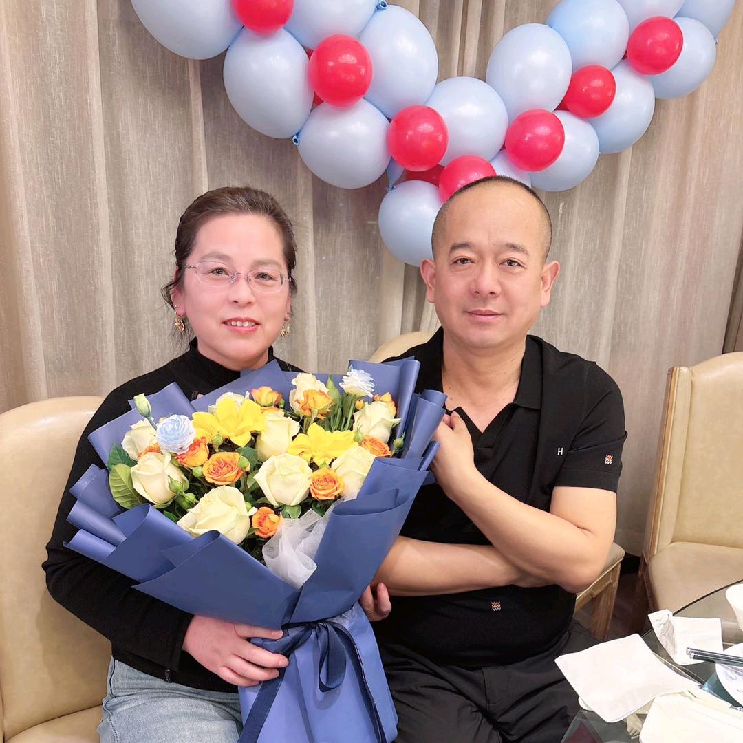 🇨🇳蓝天白云🌈🎎快乐夫妻组合