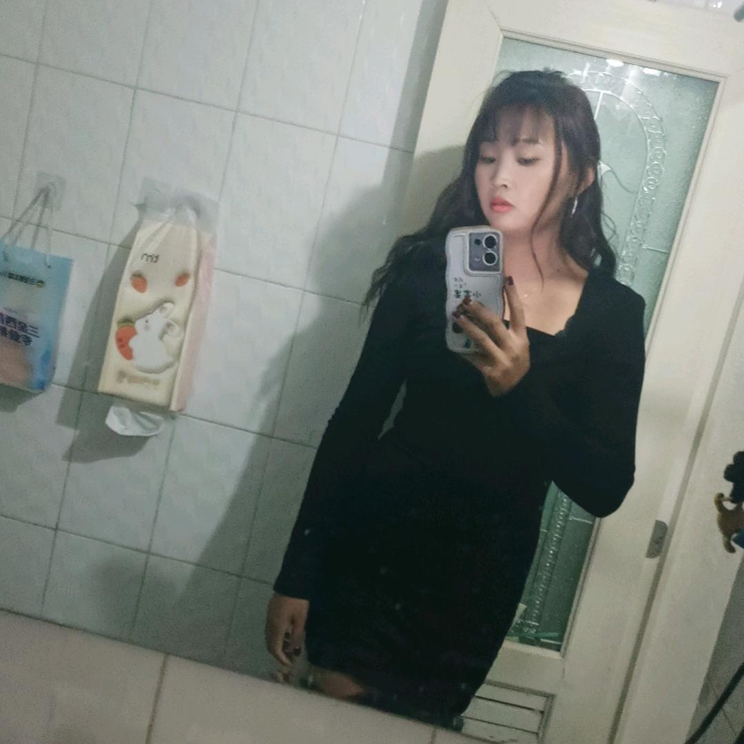 ╭(╯芽芽╰)╮