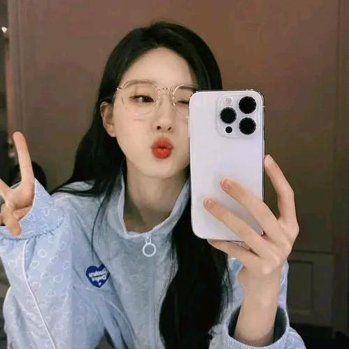 李华