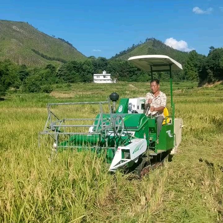 山东拖拉机收割机厂