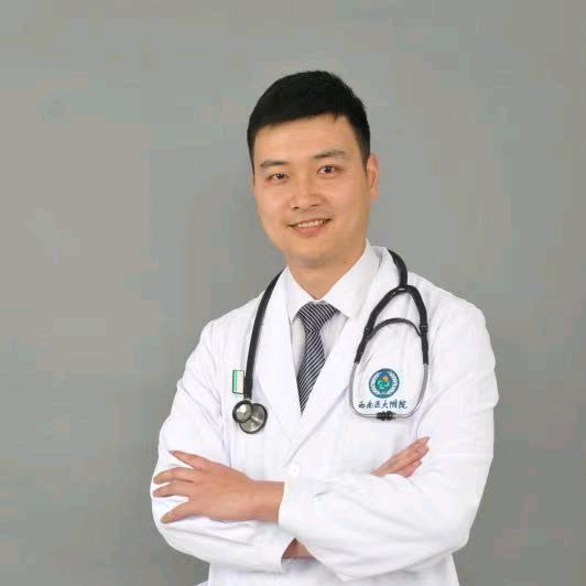 骨科医生尹一然