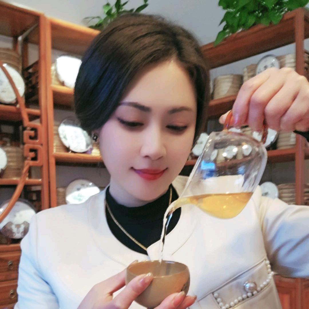 叶小雨，  茶木叶堂