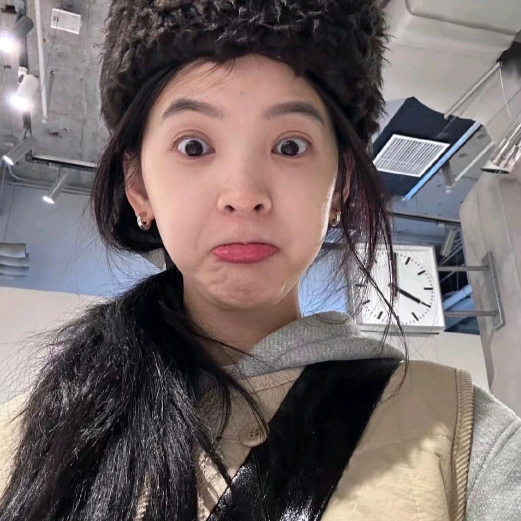 涵.