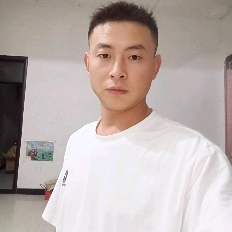 小李同学在夏邑装窗帘