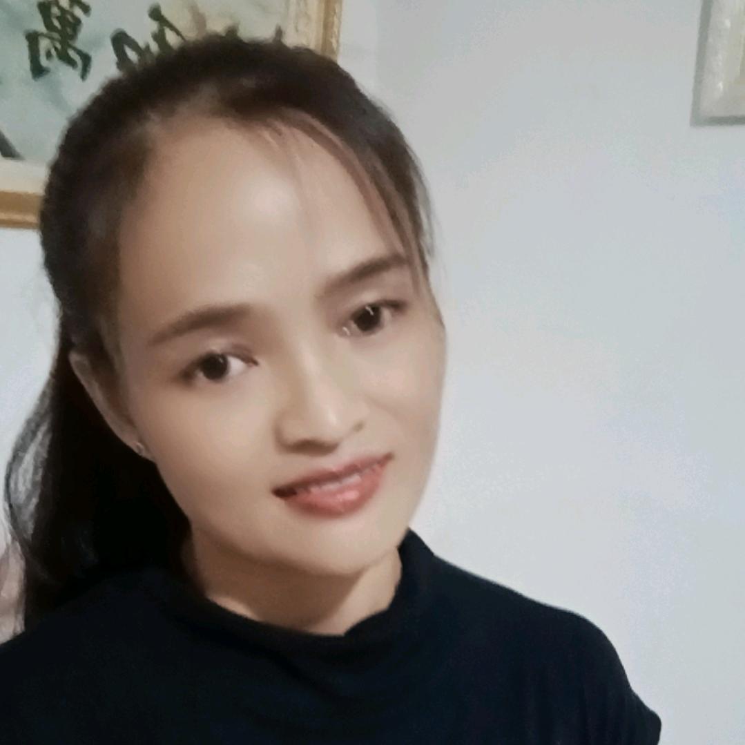 小何