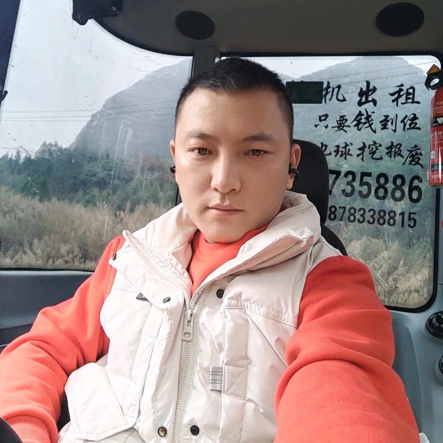 @香哥挖机出租♥