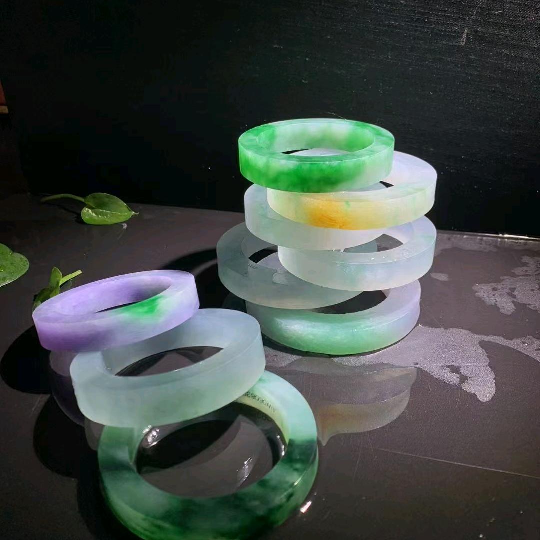 五月翡翠手镯定制