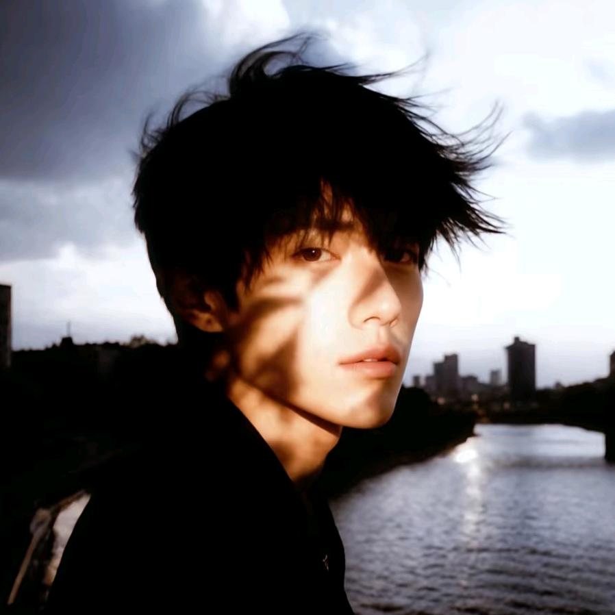 白白“抽象怪”（王者荣耀）