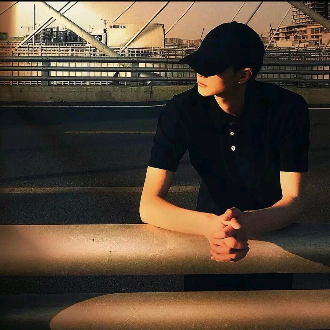 🕷️冷少.⚜️