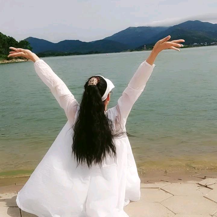 萍水相逢