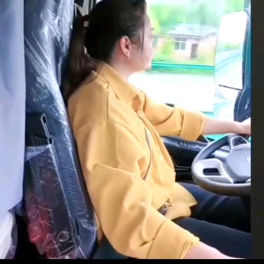 陕F货车女司机燕子