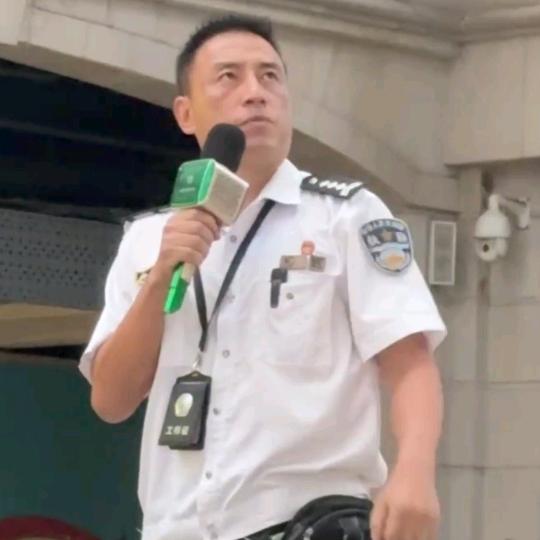 火烧神厕の刘强本人です