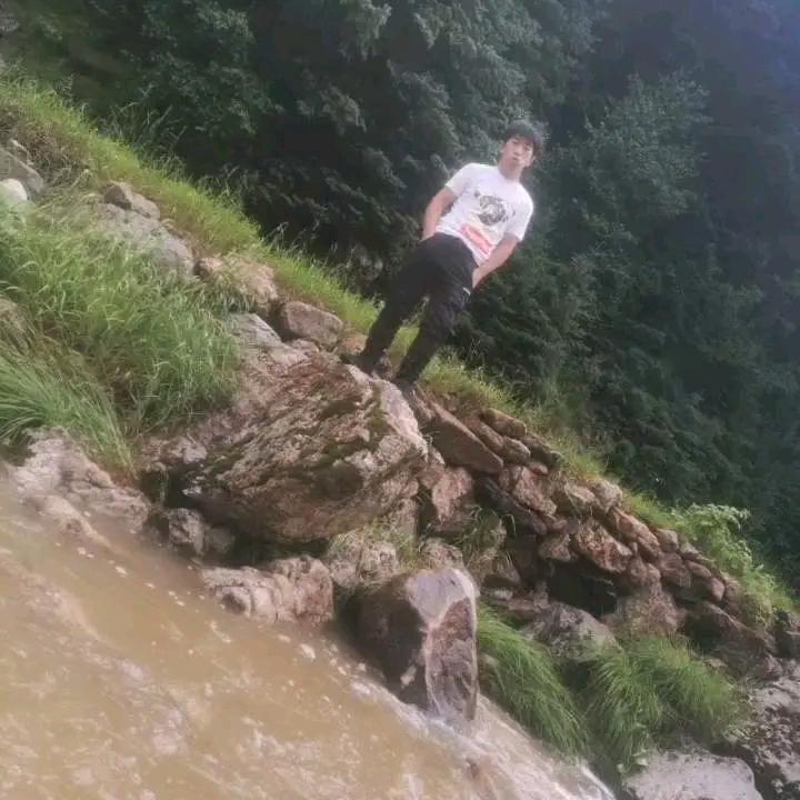 爱再心里